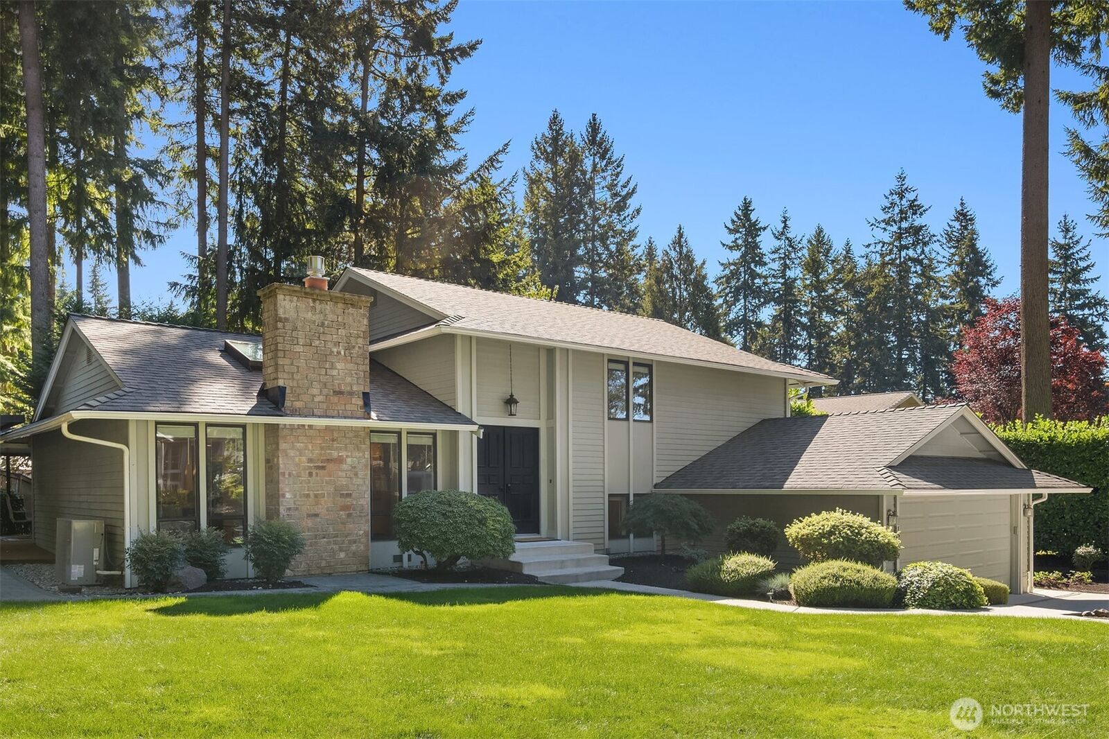 Property Photo:  16709 NE 102 Place  WA 98052
