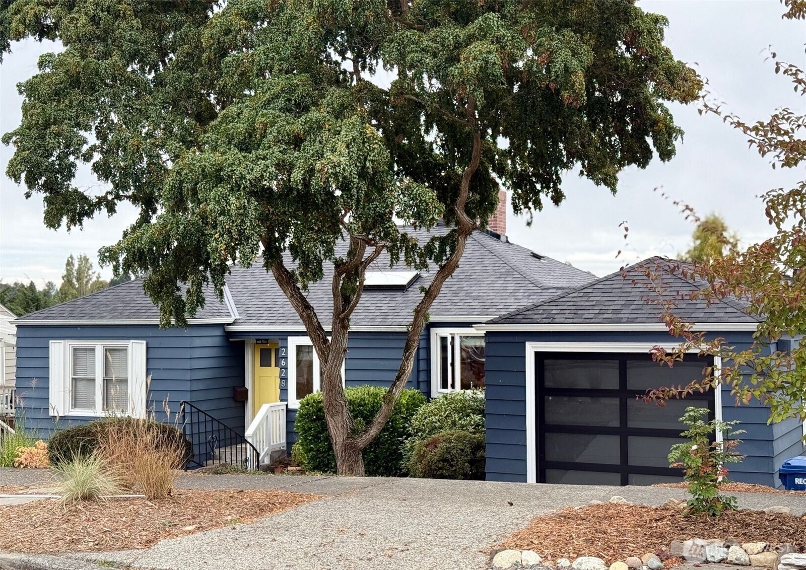 Property Photo: 2628 37th Avenue W WA 98199