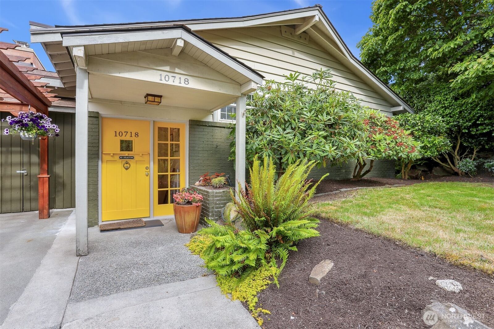 Property Photo:  10718  12th Avenue NW  WA 98177 