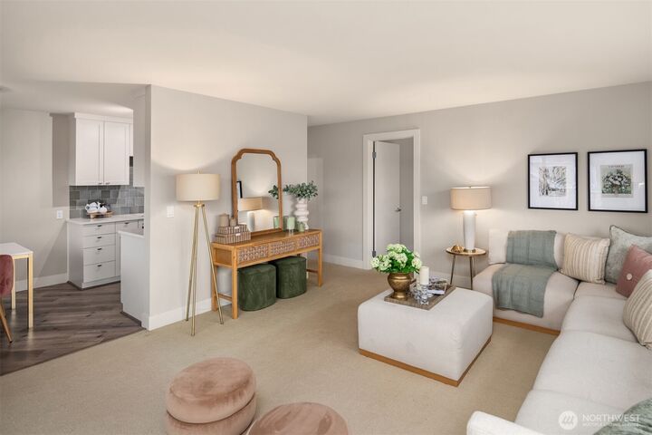 Property Photo:  7300  Woodlawn Avenue NE 401  WA 98115 