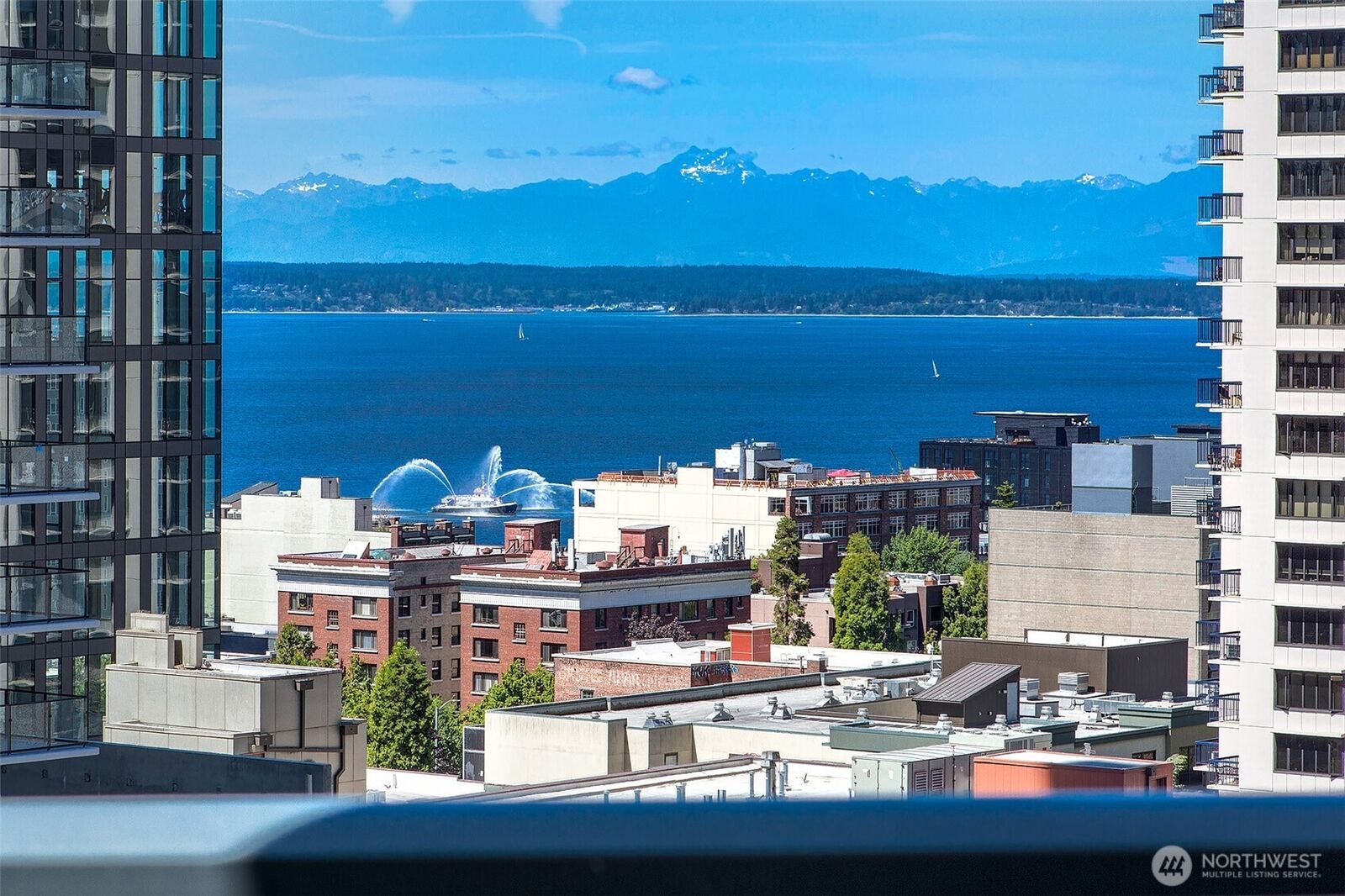 Property Photo:  1920  4th Avenue 1702  WA 98101 