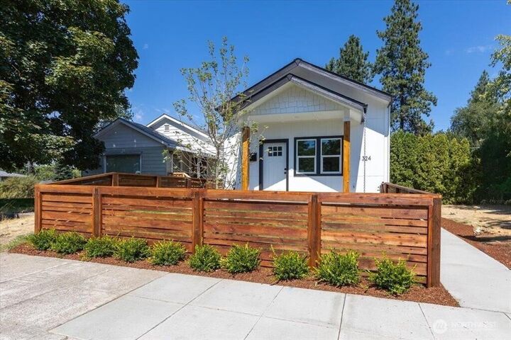 Property Photo:  1324 W Dalke Avenue  WA 99205 