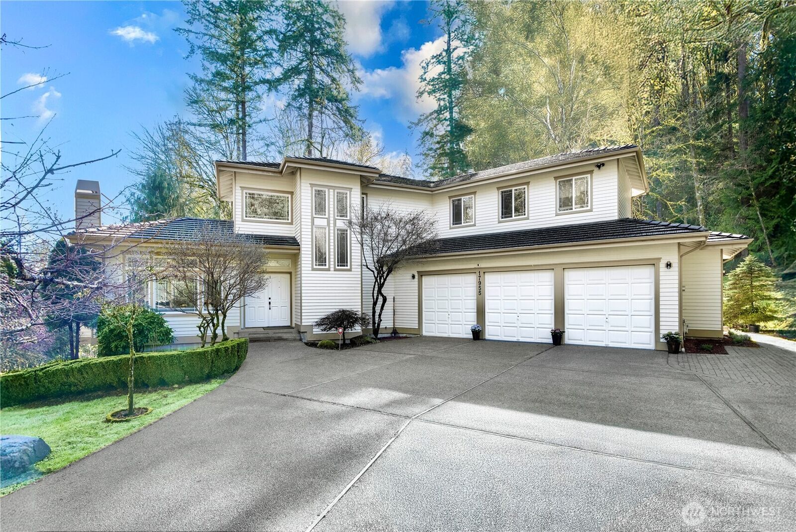 Property Photo:  17955 SE 60th Street  WA 98006 