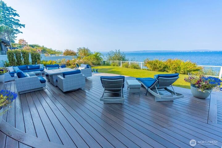 Property Photo:  2628 NW Esplanade  WA 98117 