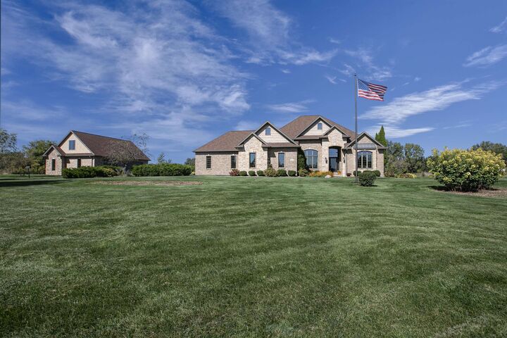 Property Photo:  W3552 Equestrian Trail  WI 54913-9109 