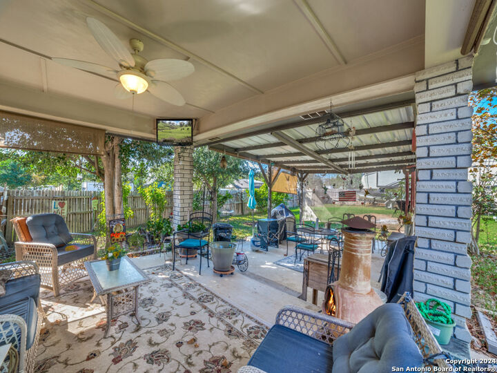 Property Photo: 403 Hackberry TX 78003