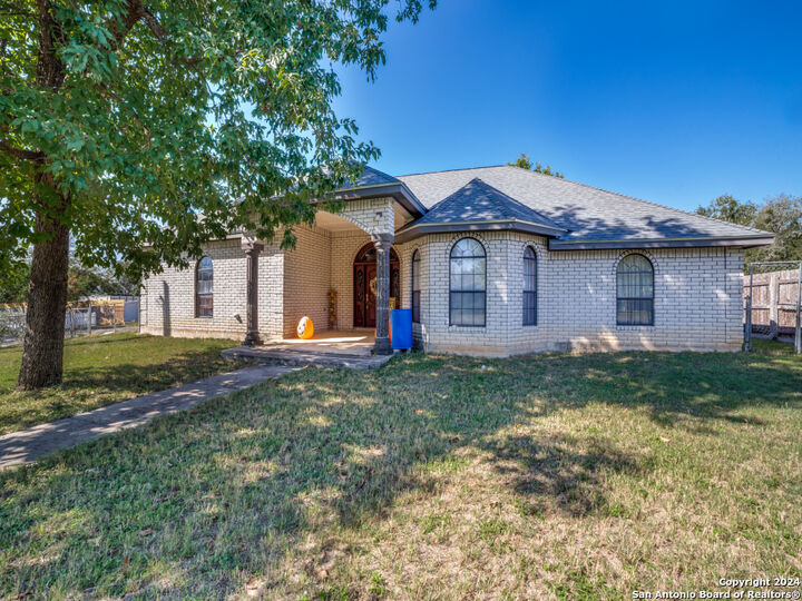 Property Photo:  403 Hackberry  TX 78003 