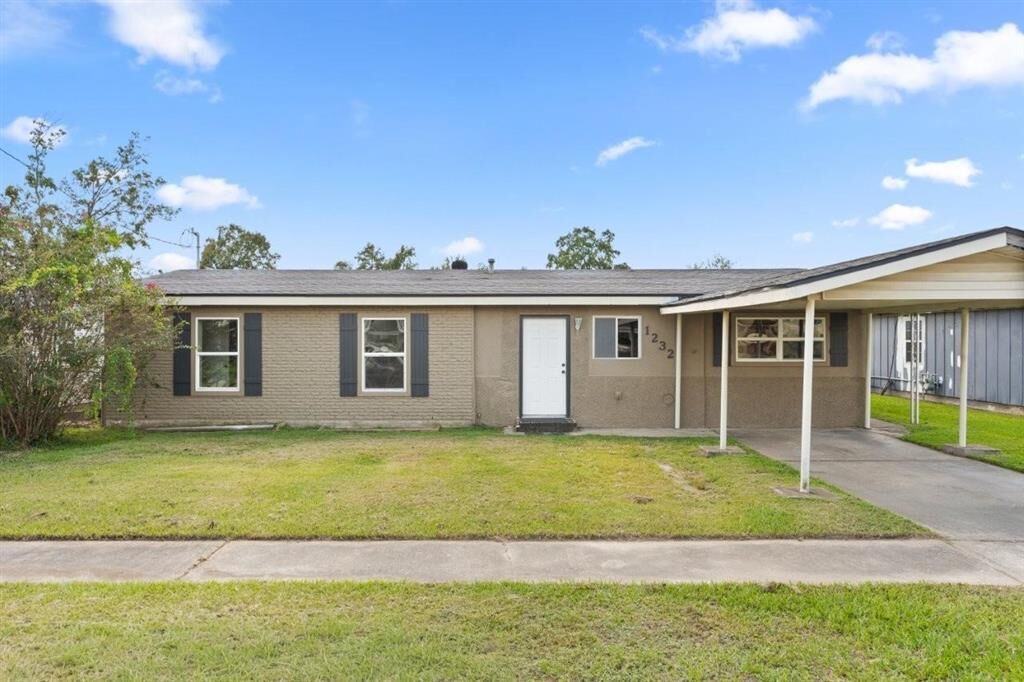 Property Photo:  1232 Georgia Street  LA 70663 