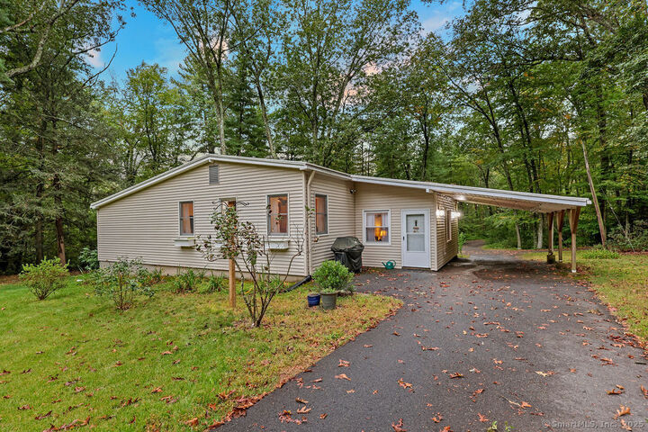 523 New Road  Avon CT 06001 photo