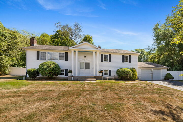 23 Westview Road  North Haven CT 06473 photo