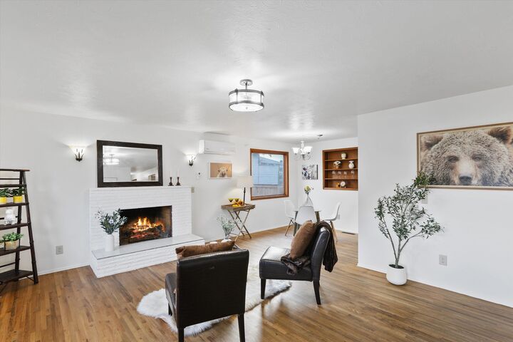 Property Photo:  1718 E Broad Ave  WA 99207 