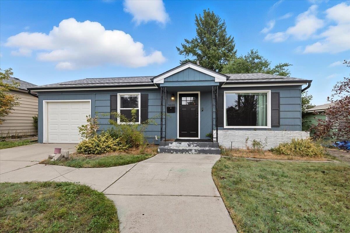 Property Photo:  2610 N Lee St  WA 99207 
