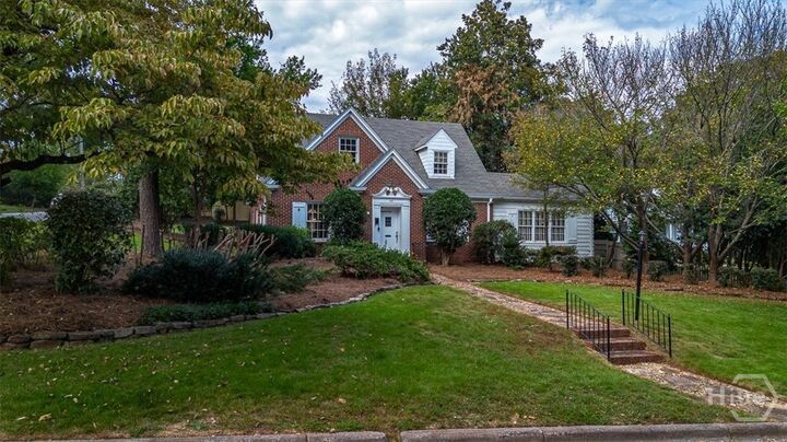 Property Photo:  515 Hampton Court  GA 30605