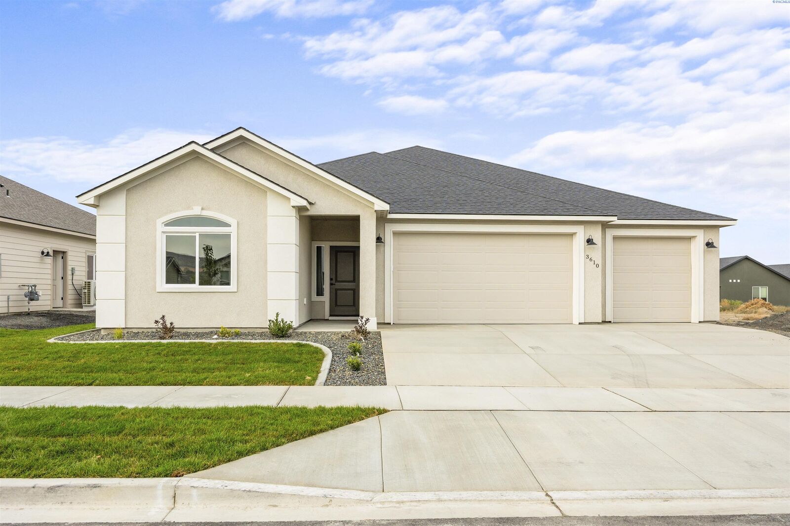 Property Photo:  3610 Morningisde Parkway  WA 99352 