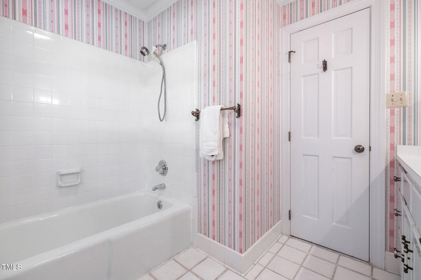 Property Photo: 6904 Aspen Court NC 27615