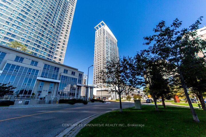 Property Photo:  38 Lee Centre Drive 2303  ON M1H 3J7 