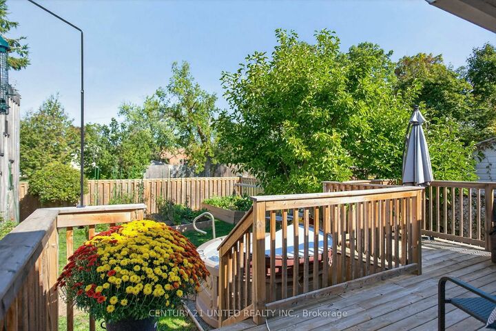 Property Photo:  15 Moir Street  ON K9H 1S4