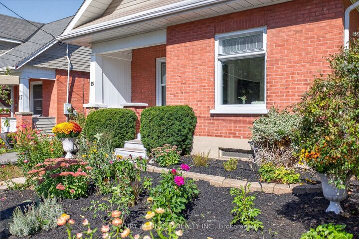 Property Photo:  15 Moir Street  ON K9H 1S4 