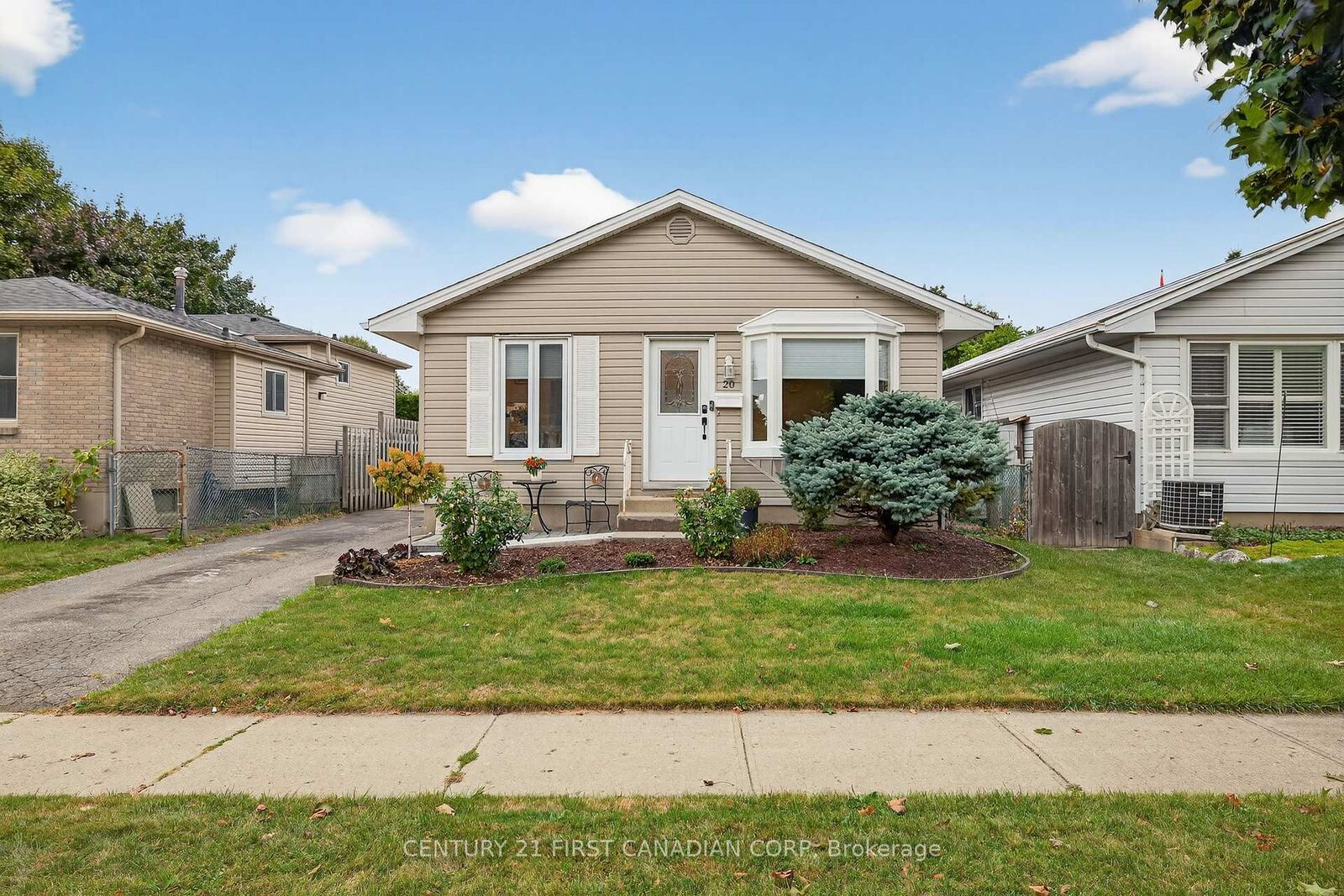 Property Photo: 20 Ashbury Avenue ON N6E 1S8