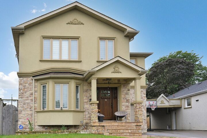 Property Photo:  11 Bellvare Crescent  ON M1R 2M8 