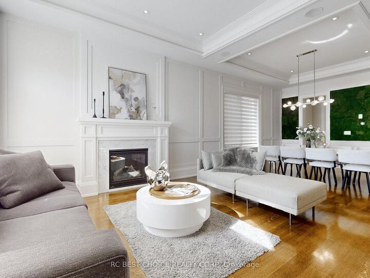 Photo de la propriété: 86 Princess Avenue ON M2N 3R6