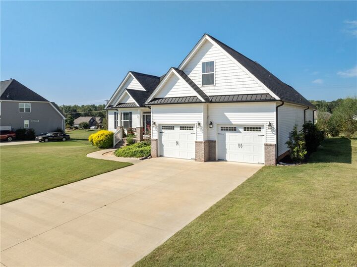 Property Photo:  205 Barnstead Court  SC 29673 