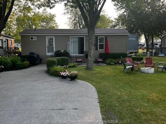 981 County Rd 2 535  Lakeshore ON N8L 1B4 photo