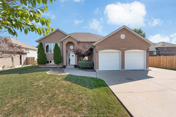 262 Columbus Drive  Lakeshore ON N0R 1N0 photo