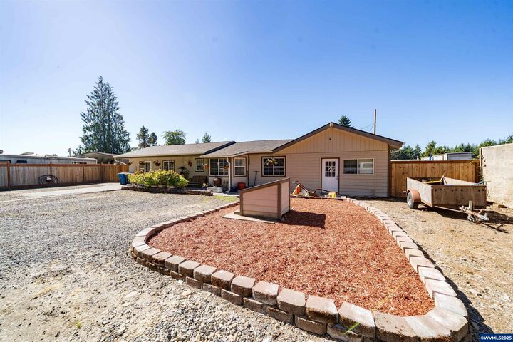 Property Photo:  7953 Baker Ln SE  OR 97325 