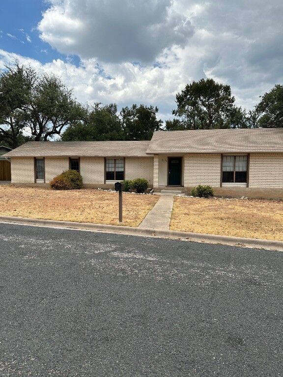 Property Photo: 1614 Plateau Ridge TX 78613