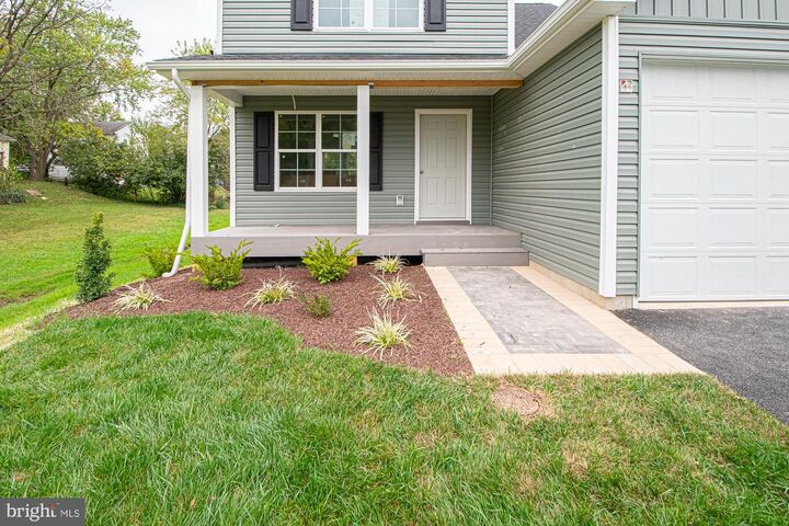 Property Photo: 709 Ross St VA 22601