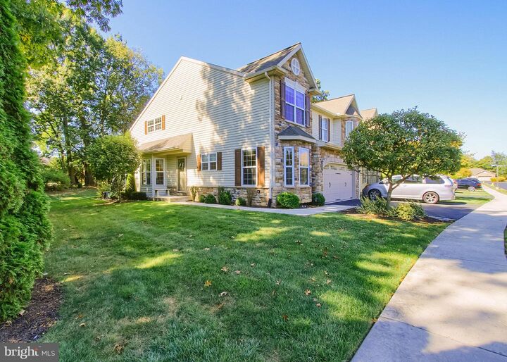 Property Photo:  101 Pin Oak Court  PA 17050 