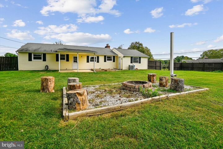 Property Photo:  4 Colonial Road  MD 21014 