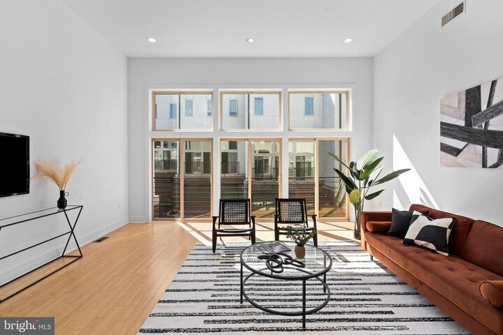 315 Dupont Street  Philadelphia PA 19128 photo