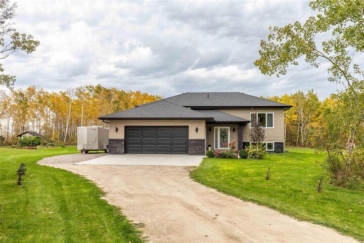 Property Photo:  33 Oswald Drive  MB R0A 0W0 