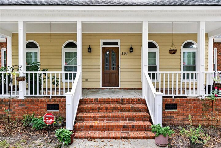 Property Photo:  301 Upshur Court  SC 29485 