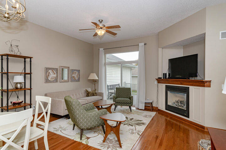 Property Photo:  1423 Prairie Drive  IA 50248 