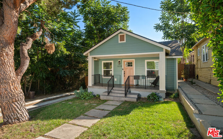 Property Photo:  2214 Oak Glen Pl  CA 90039 