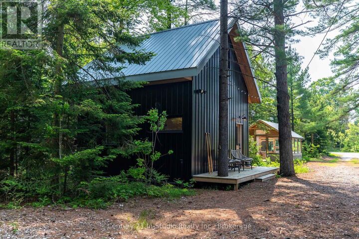 Property Photo:  204 Ogimah Road  ON N0H 2T0 