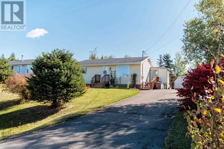 Photo de la propriété:  2 Menlow Court  NS B6L 6L9