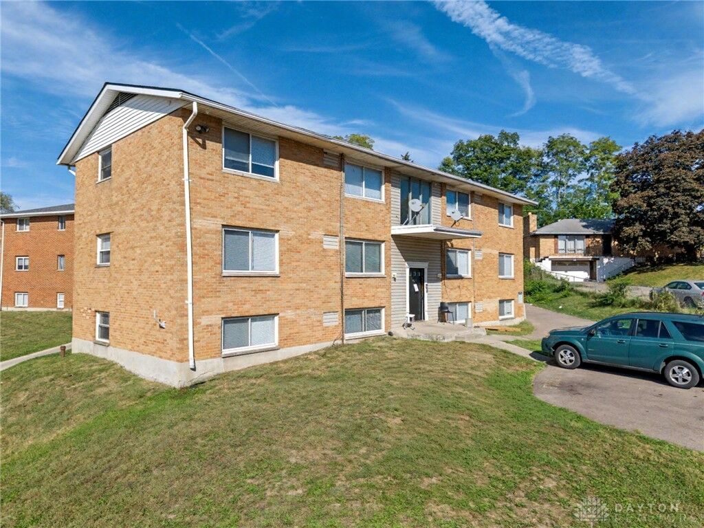 Property Photo:  400 N Cherrywood Avenue  OH 45403 