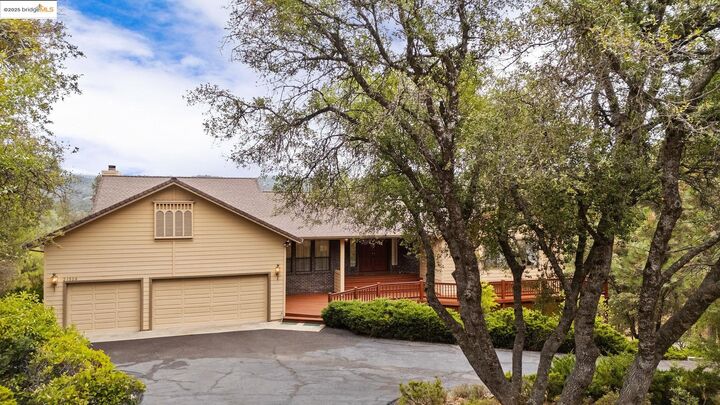 Property Photo: 21320 Oneto Dr CA 95370