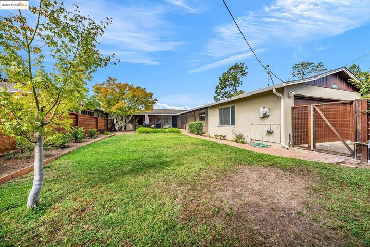 Property Photo:  7116 Hemlock  CA 94611 