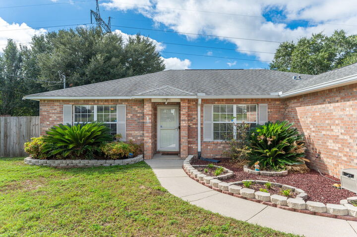 Property Photo: 217 Lustan Drive FL 32536