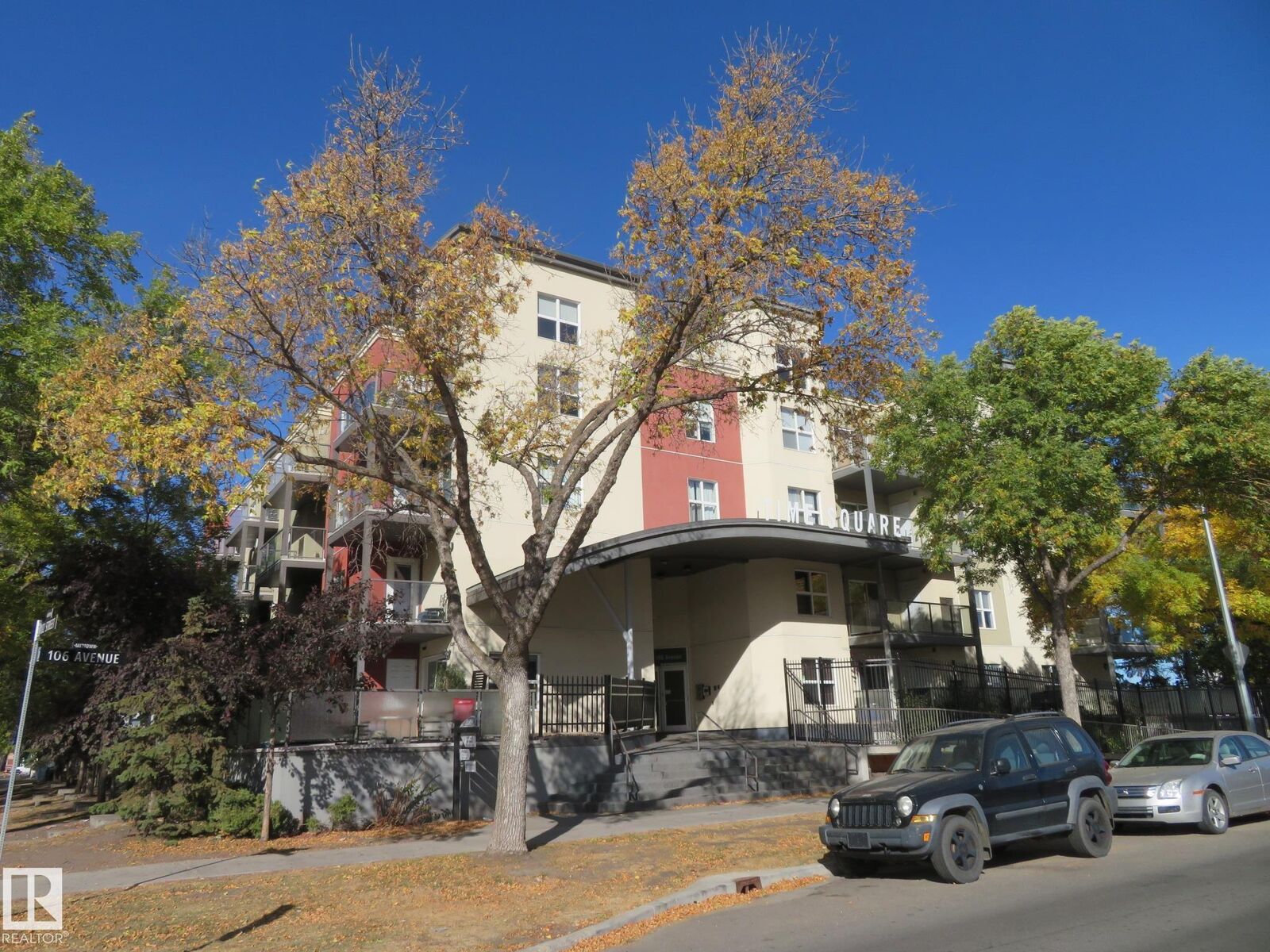 Property Photo:  10118 106 Avenue NW 107  AB T5H 0B8 