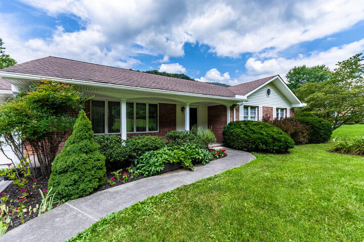 Property Photo:  2615 Greenbrier Dr  WV 25951 