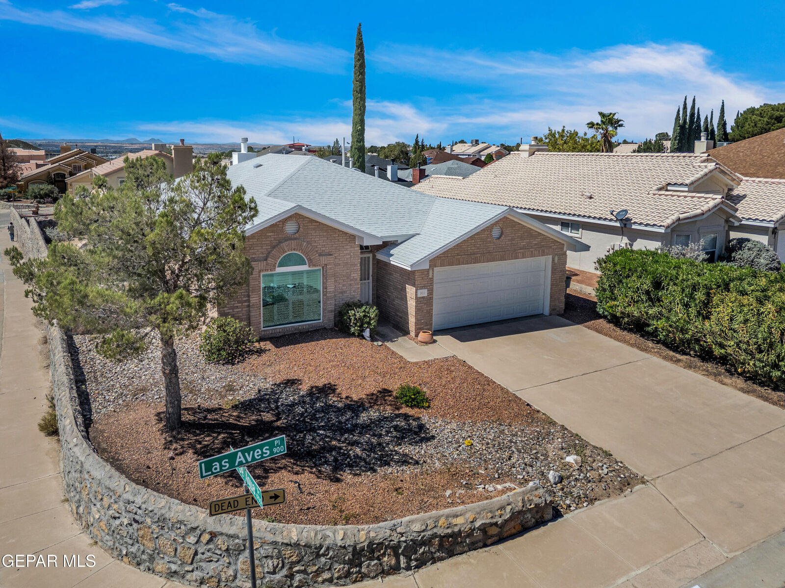 Property Photo: 901 Las Aves Place TX 79912