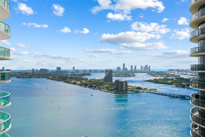 Property Photo: 1800 N Bayshore Dr 2914 FL 33132