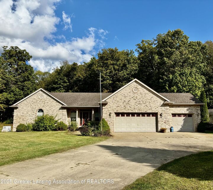 1470 Nicholas Lane  Charlotte MI 48813 photo