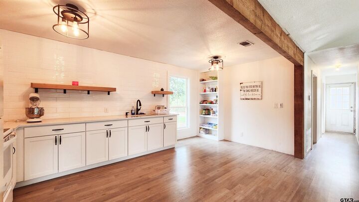 Property Photo:  150 Danyeur Lane  TX 75480